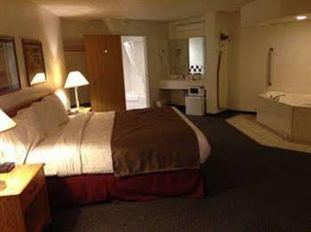 Inn Americinn By Wyndham And Long 3*