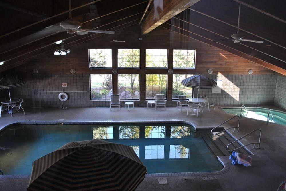 Inn Americinn By Wyndham And Long Long Lake