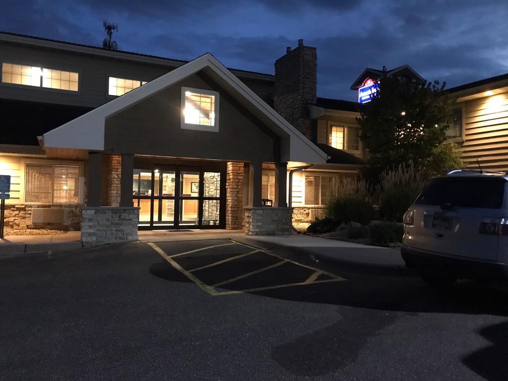Americinn By Wyndham And Long Estalagem Long Lake