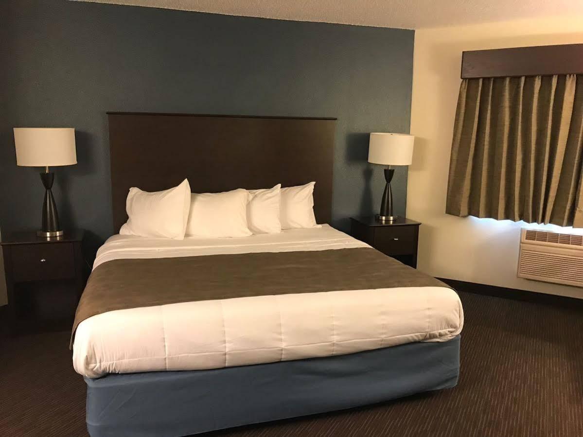Americinn By Wyndham And Long